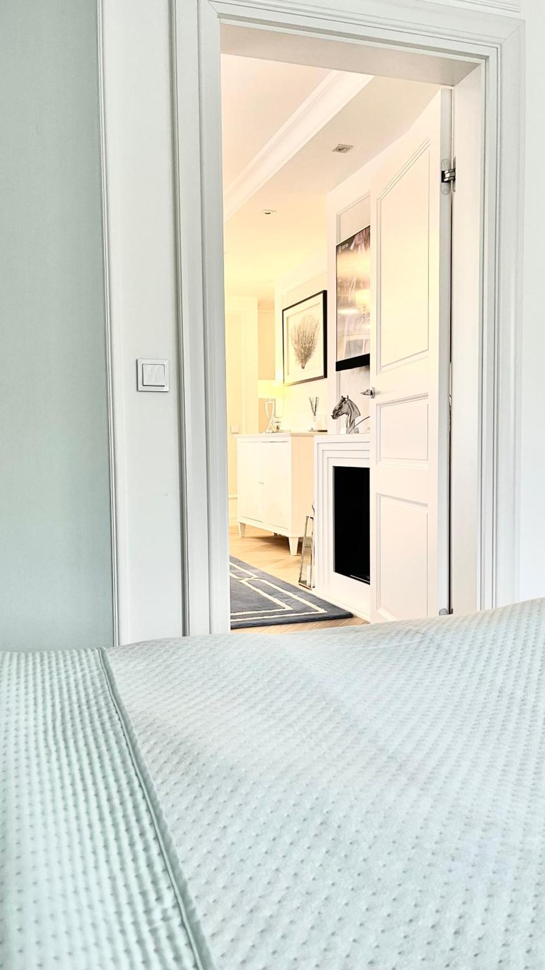 Bianco Royal Apartment